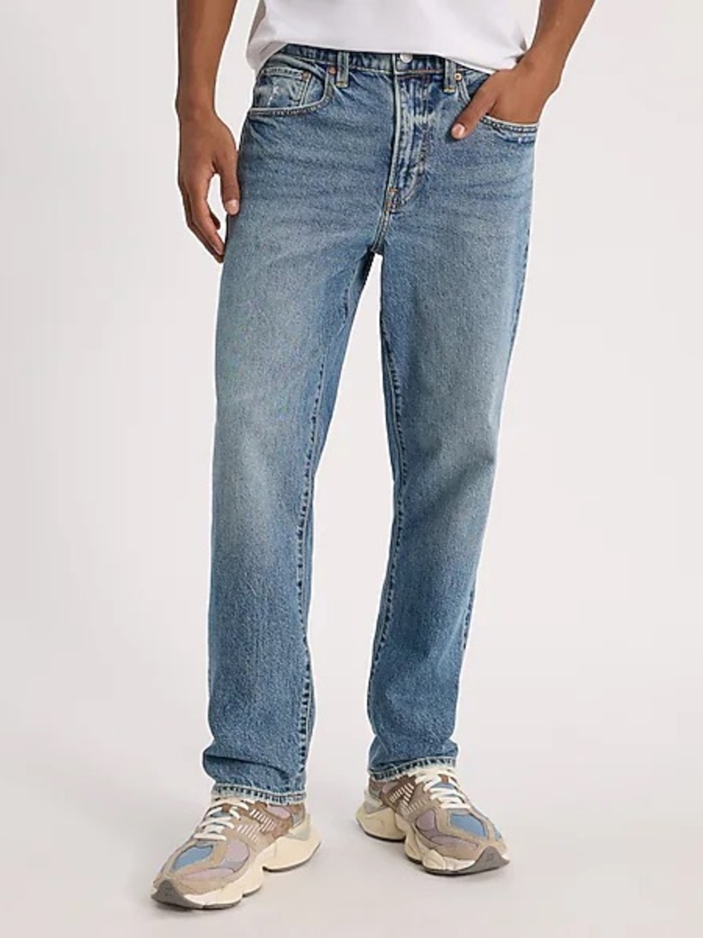 Express Mens loose medium wash stretchs jeans denim